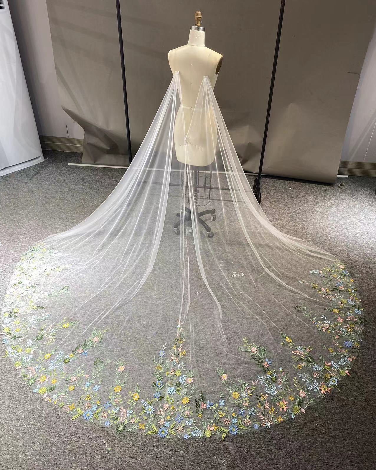 CUSTOM VEIL DESIGN