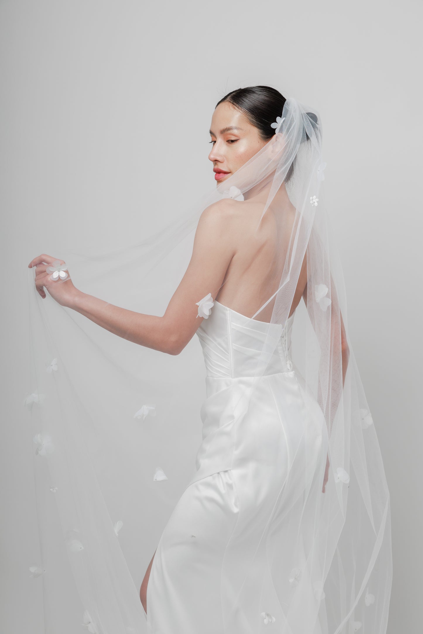BLOSSOM I 3D Floral Veil