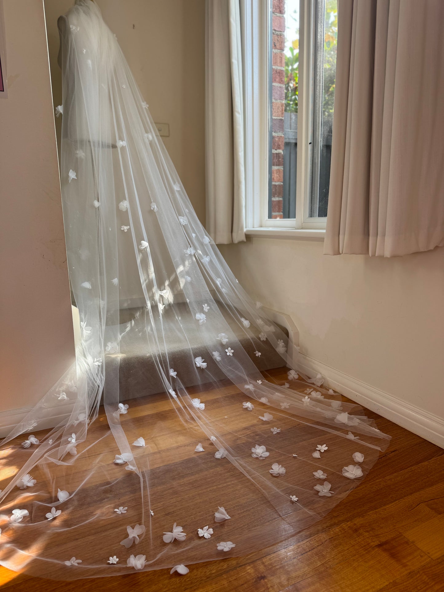 BLOSSOM I 3D Floral Veil