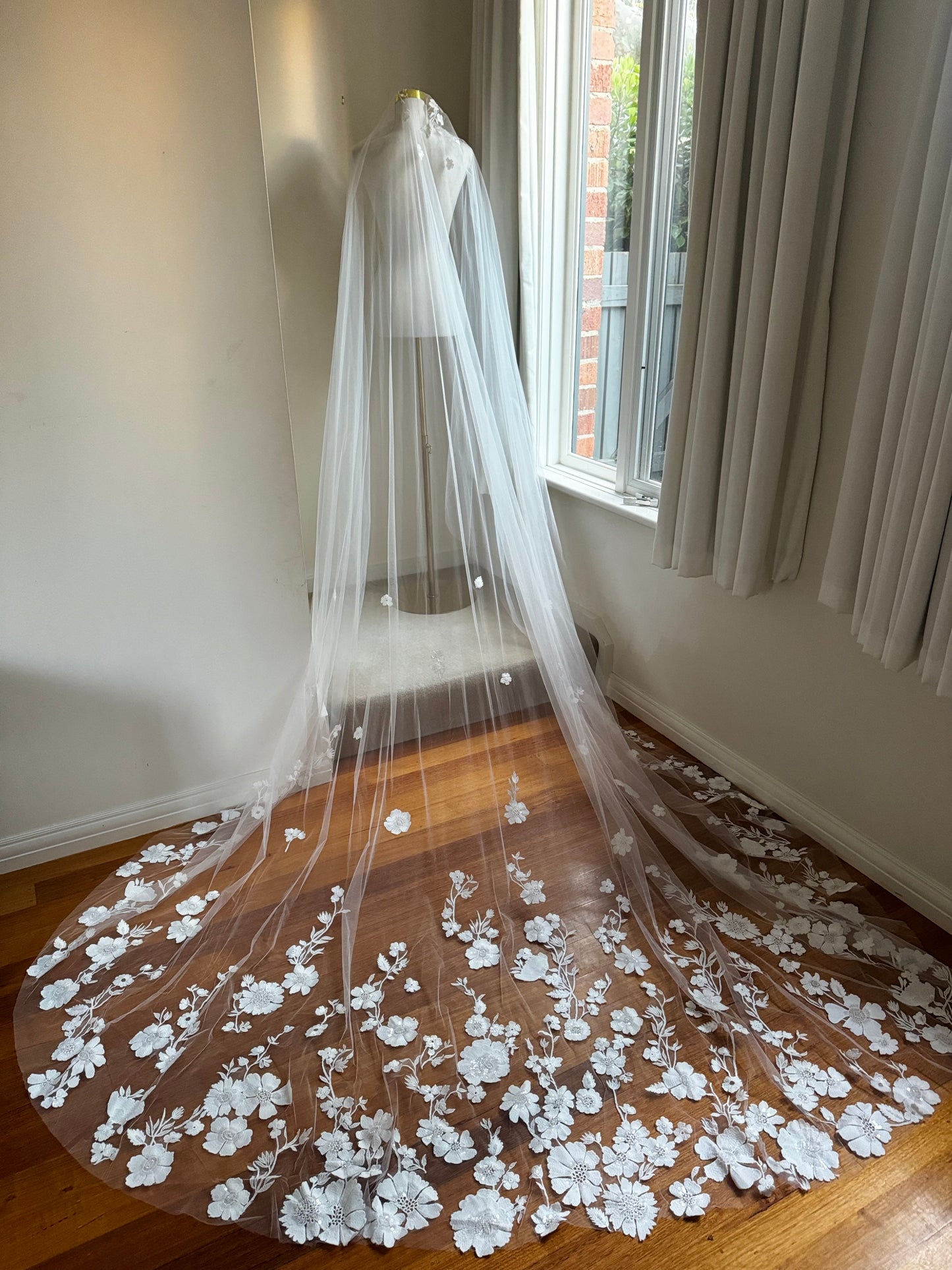 CUSTOM VEIL DESIGN