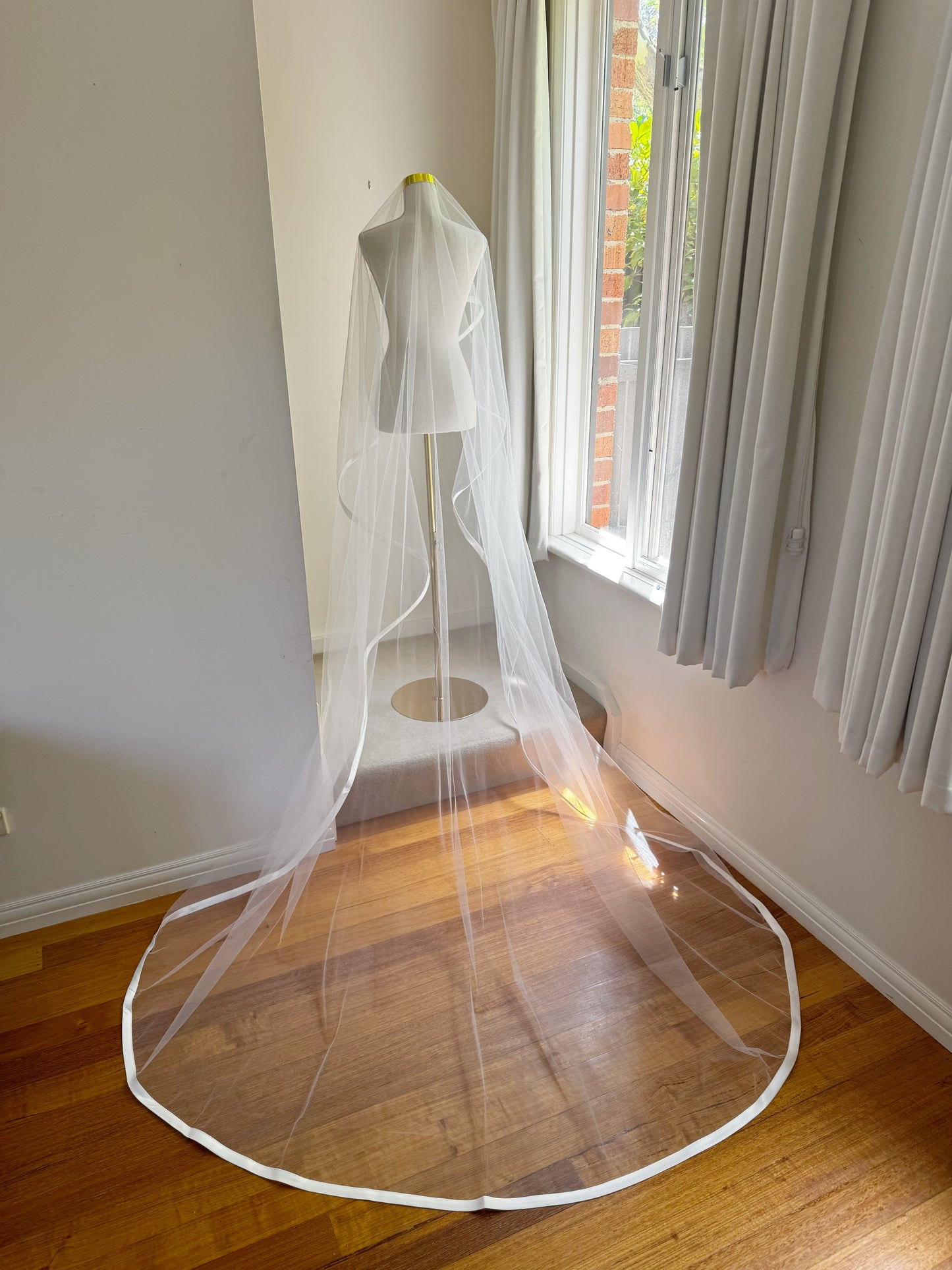 CUSTOM VEIL DESIGN