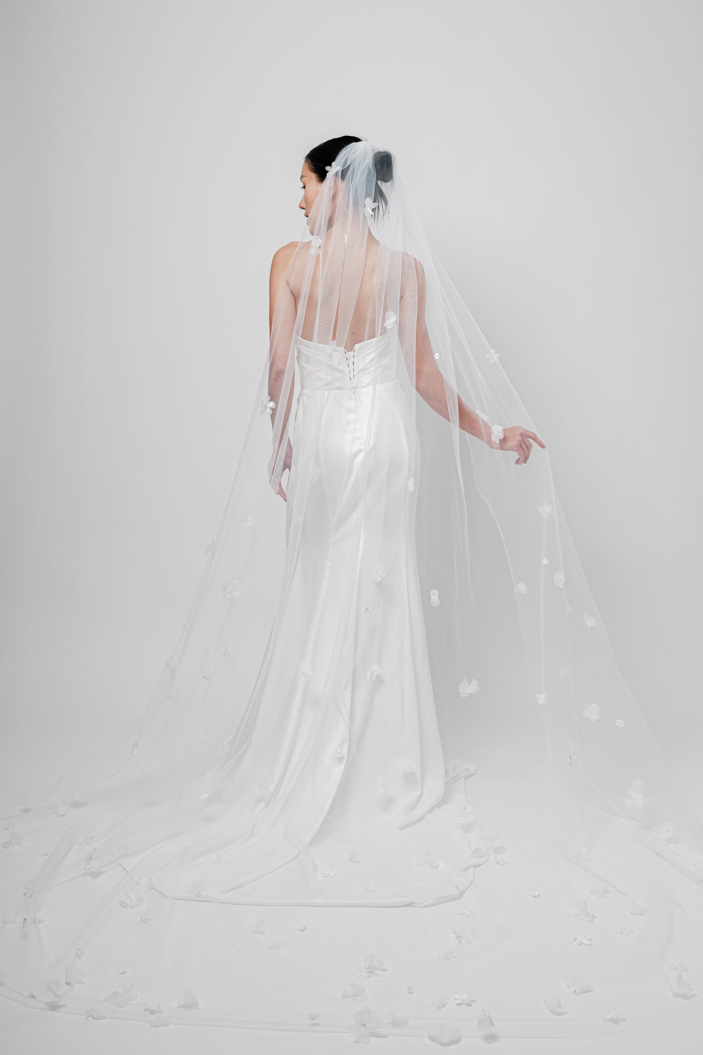 BLOSSOM I 3D Floral Veil