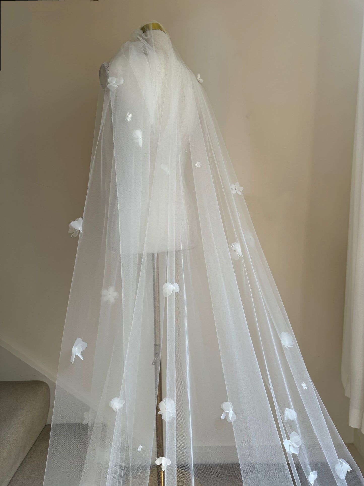 BLOSSOM I 3D Floral Veil