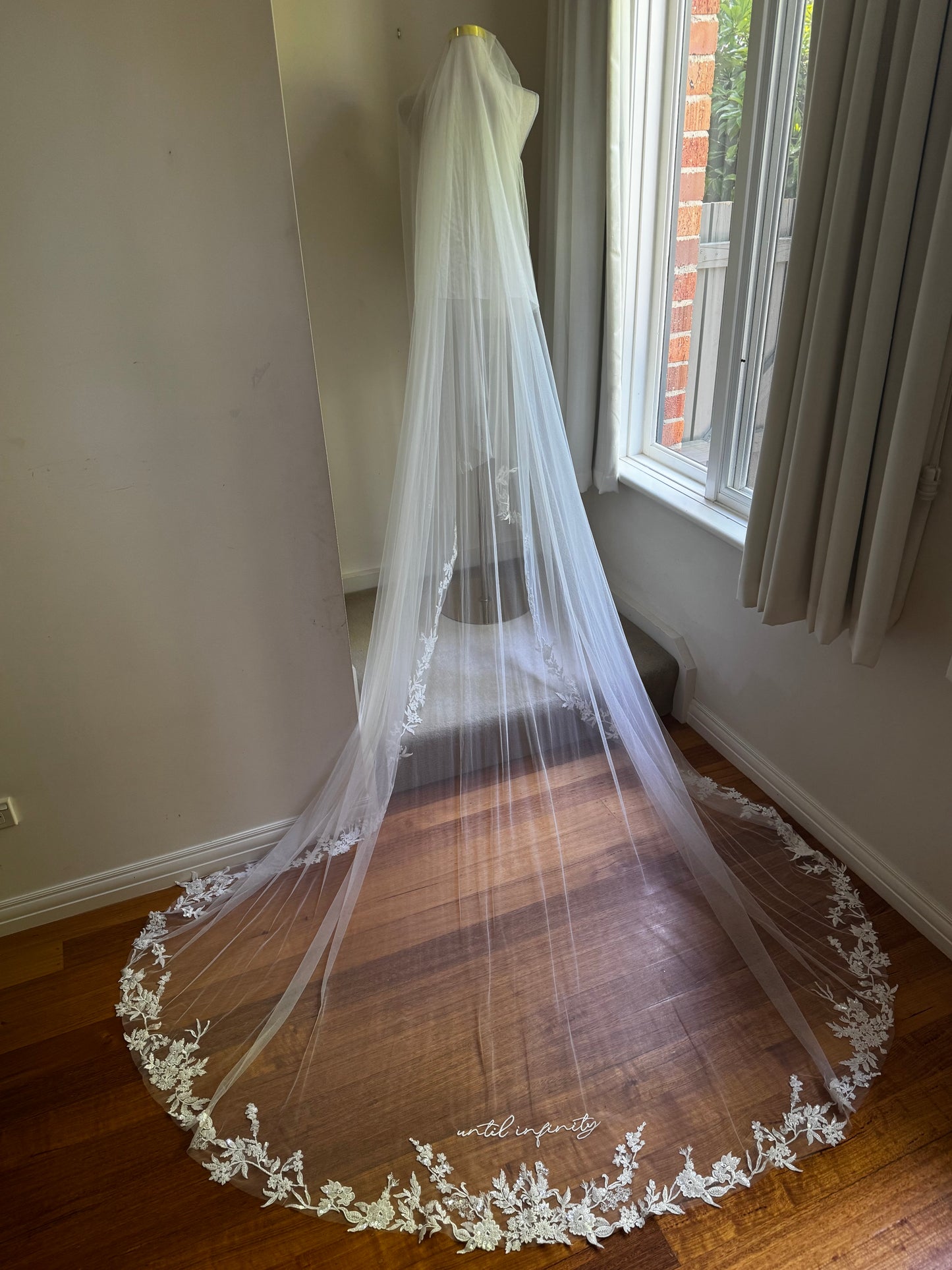 CUSTOM VEIL DESIGN