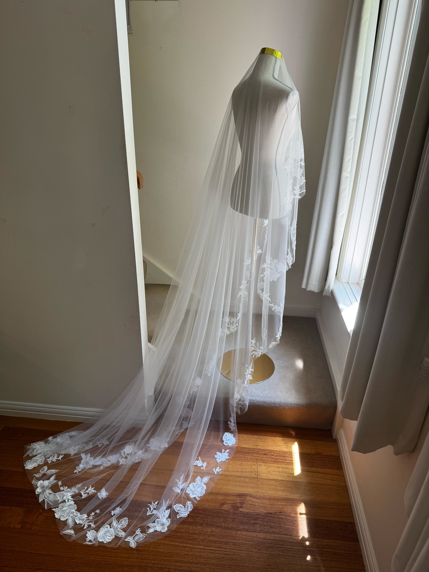 CUSTOM VEIL DESIGN