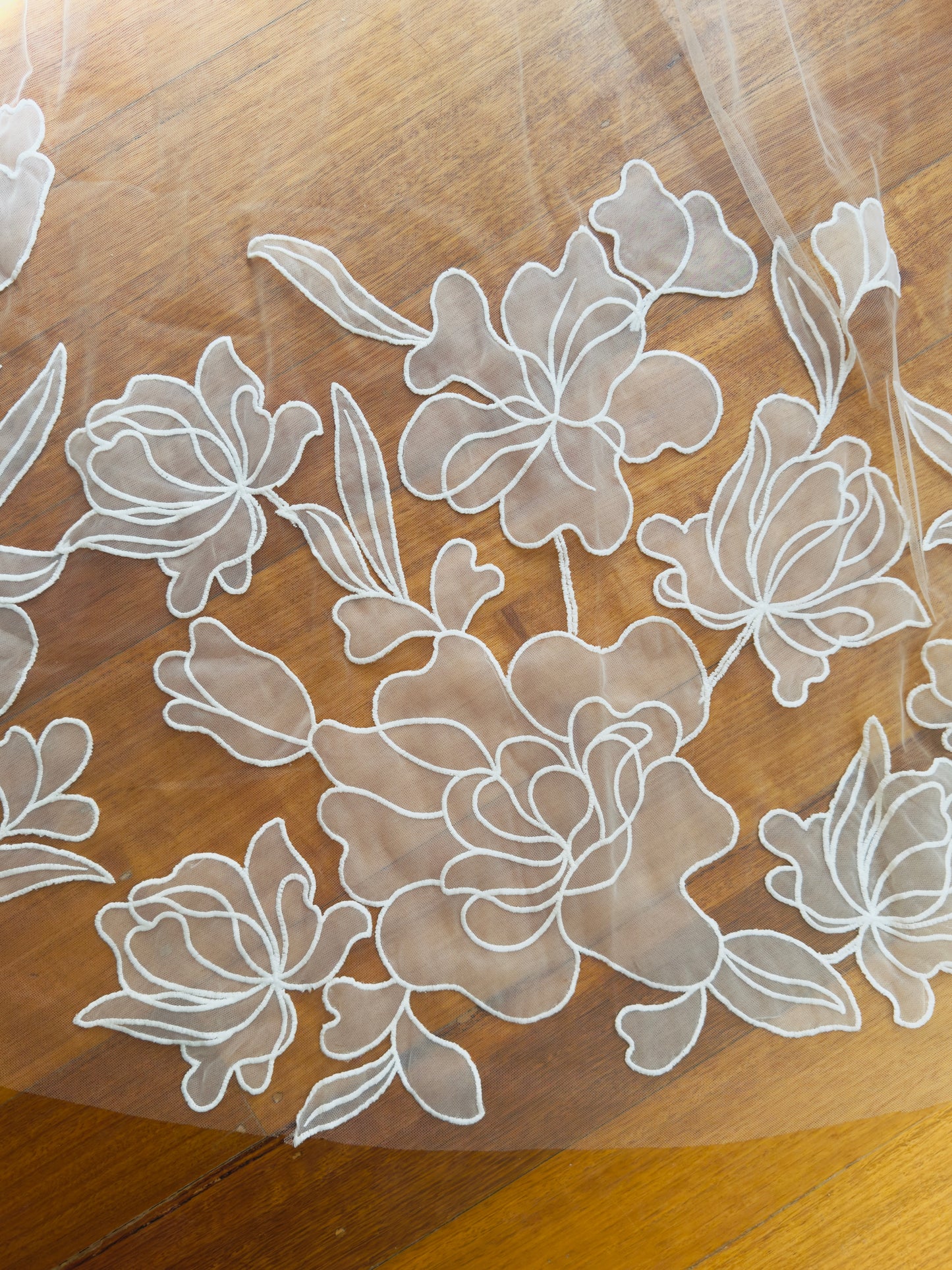 MAGNOLIA I Single Tier Large Organza Floral Veil
