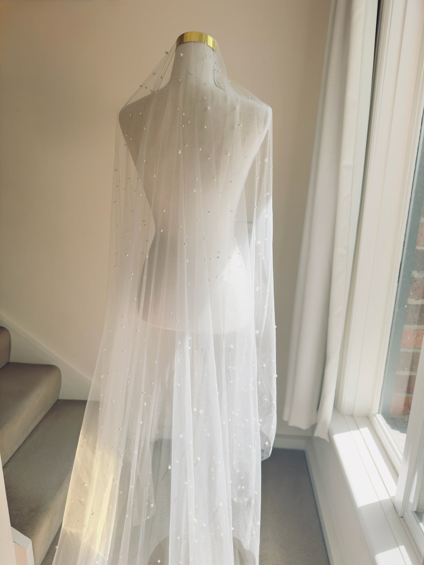 LUCIA | Single Tier Pearl Veil