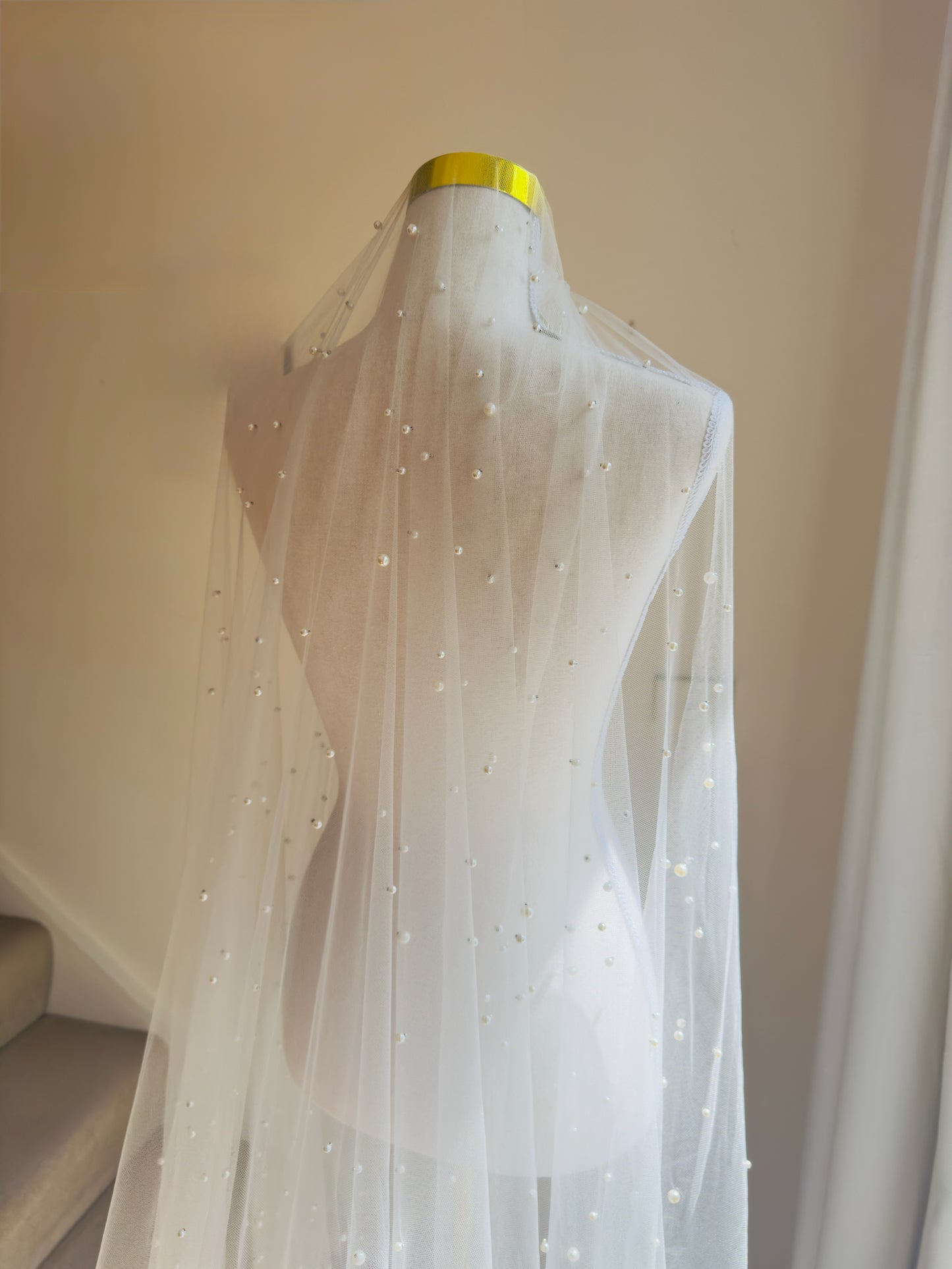 LUCIA | Single Tier Pearl Veil