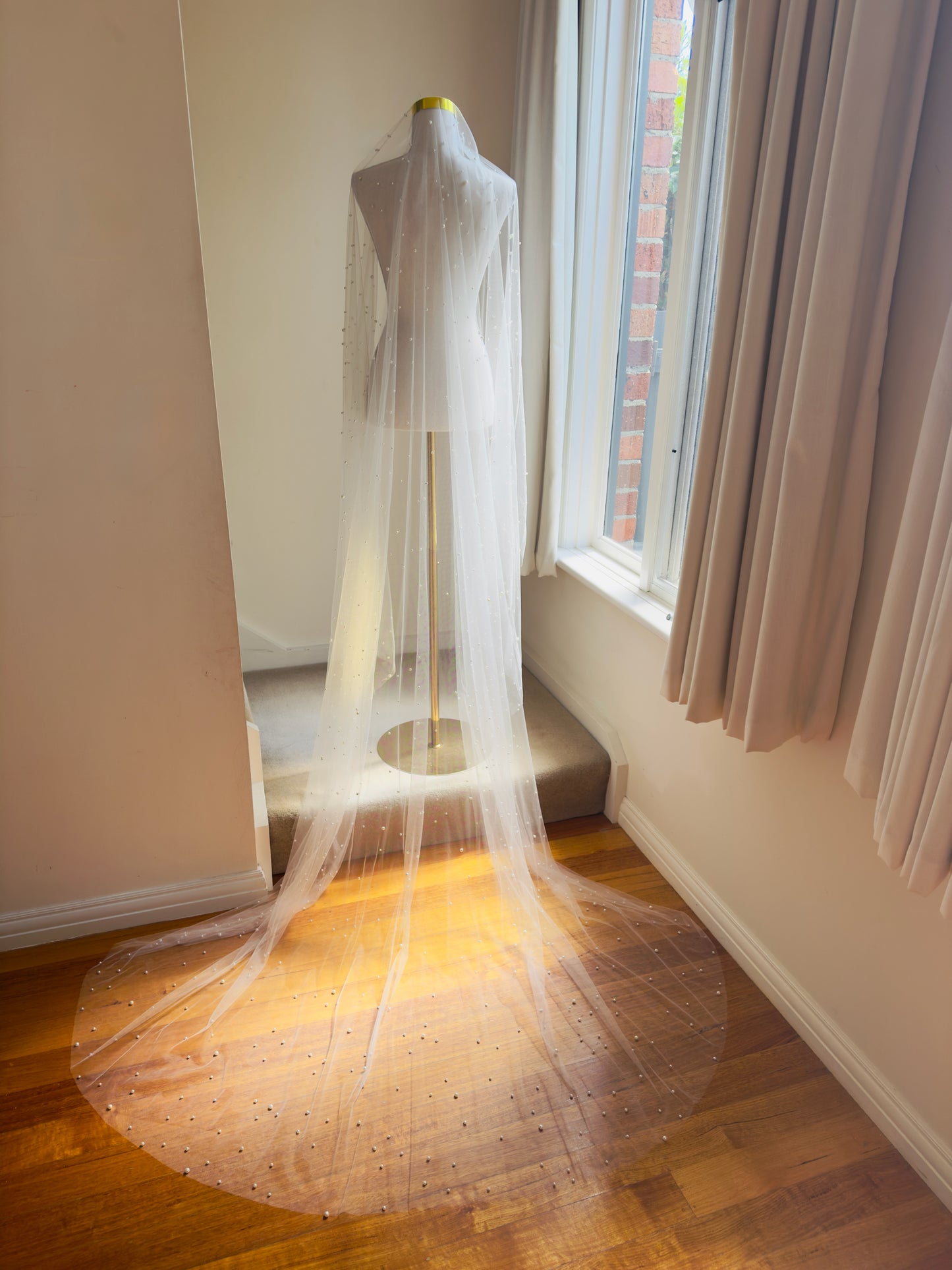 LUCIA | Single Tier Pearl Veil