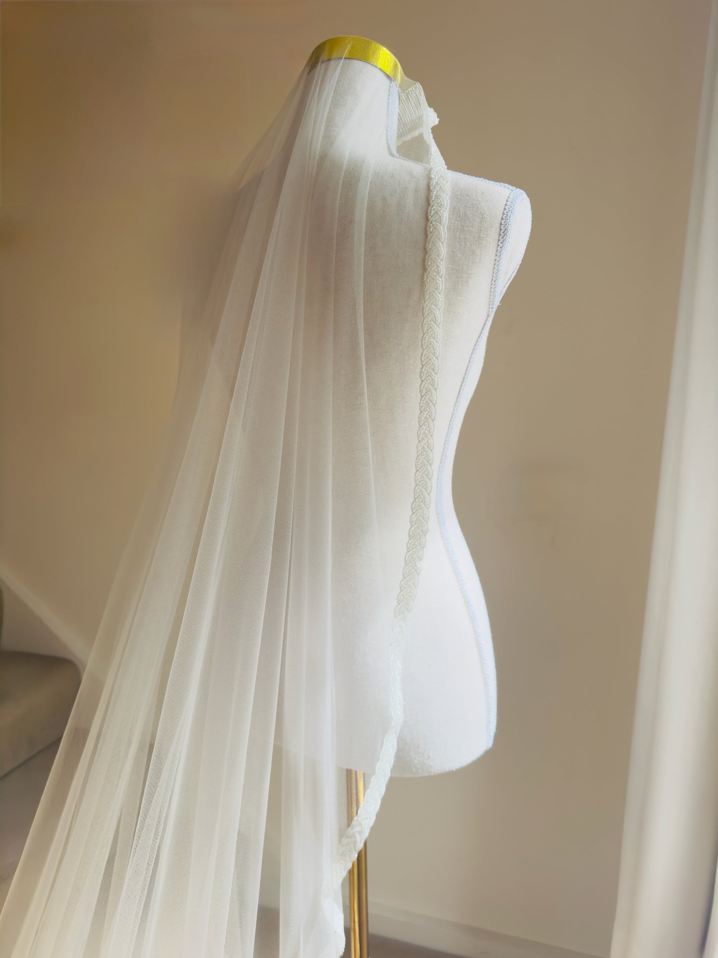 CHIARA | Single Tier Beaded Edge Veil
