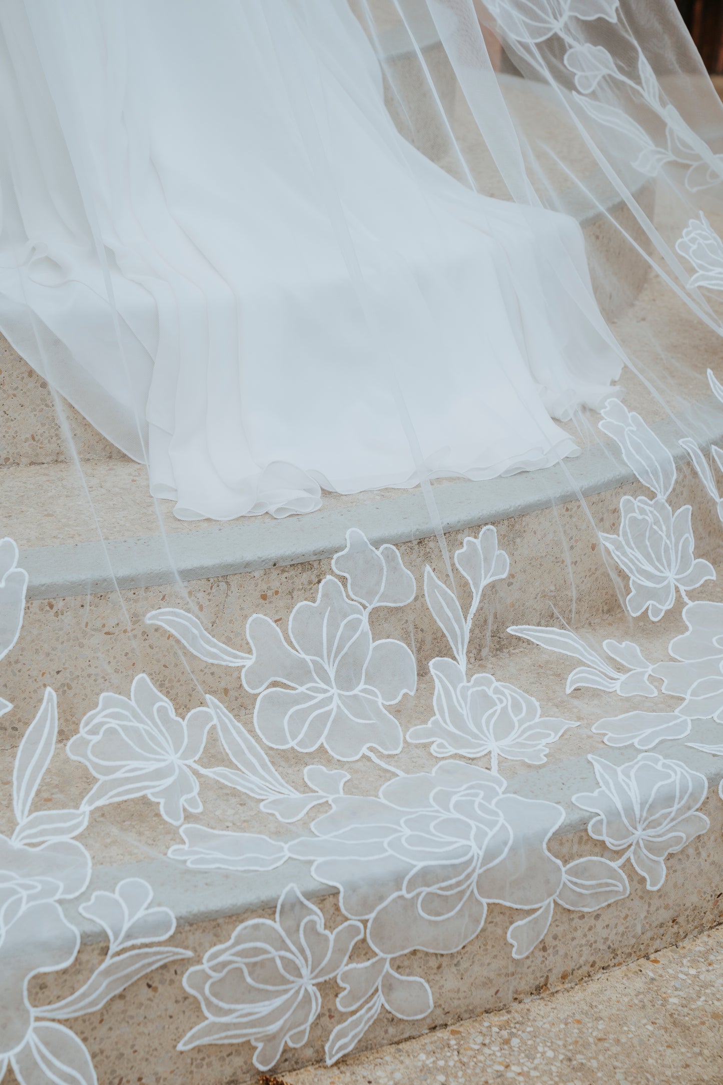 MAGNOLIA I Single Tier Large Organza Floral Veil