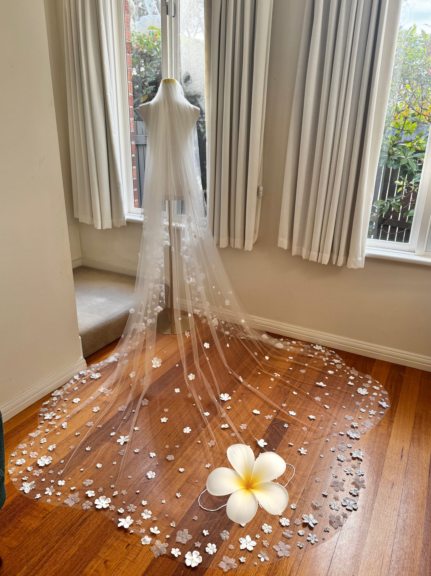 CUSTOM VEIL DESIGN