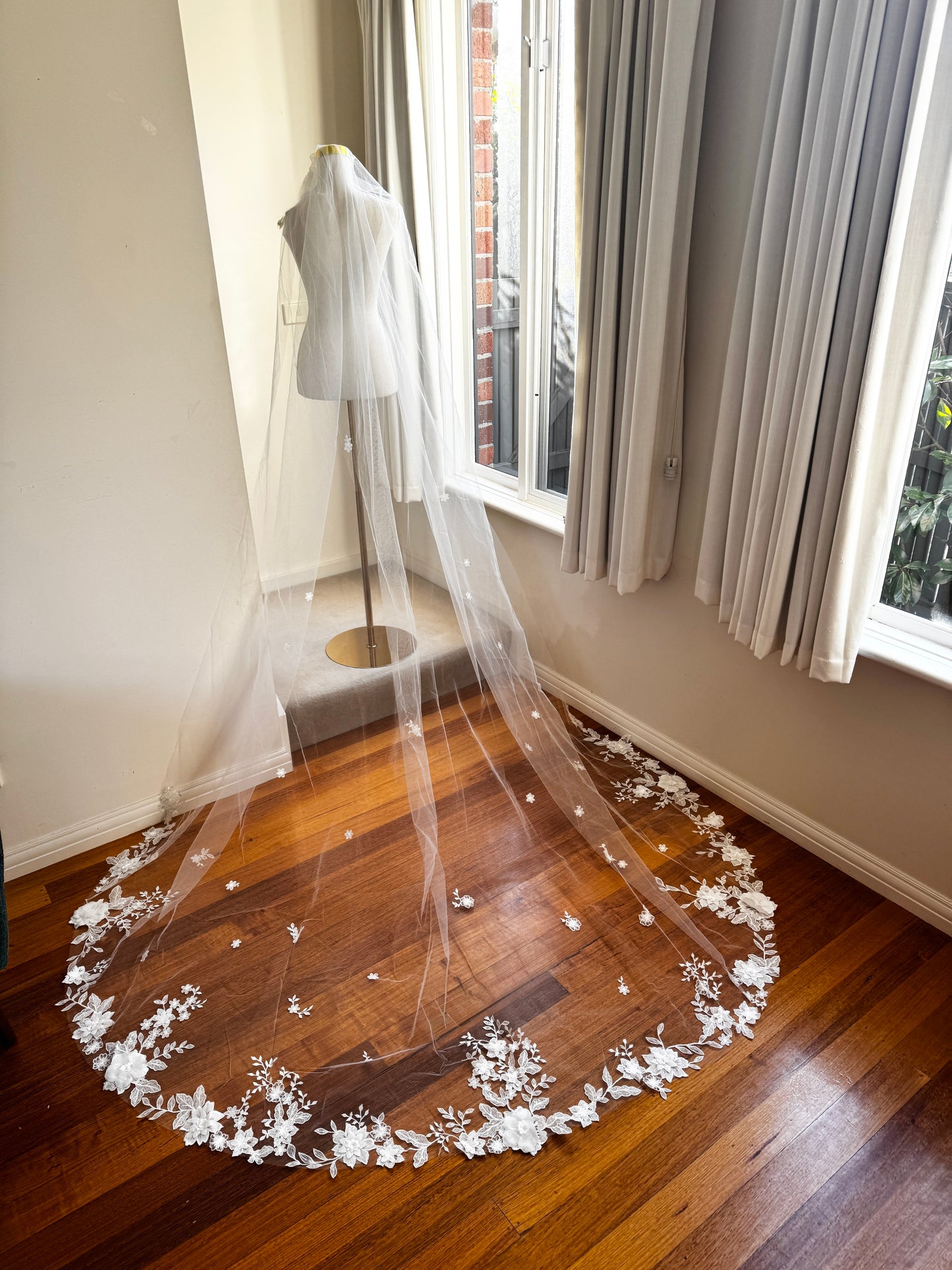 CUSTOM VEIL DESIGN
