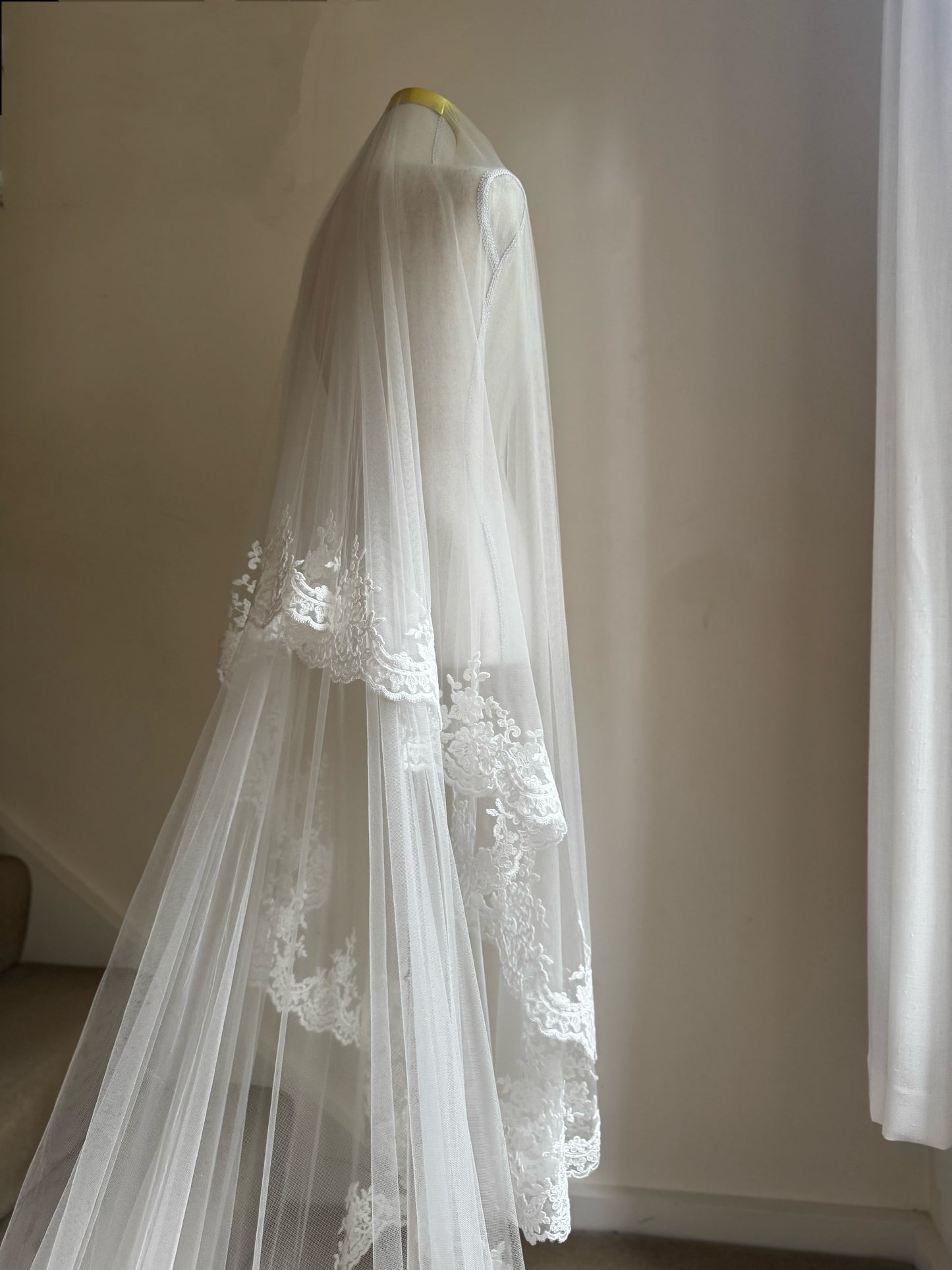 ISABELLA I Two-Tier Mantilla Veil