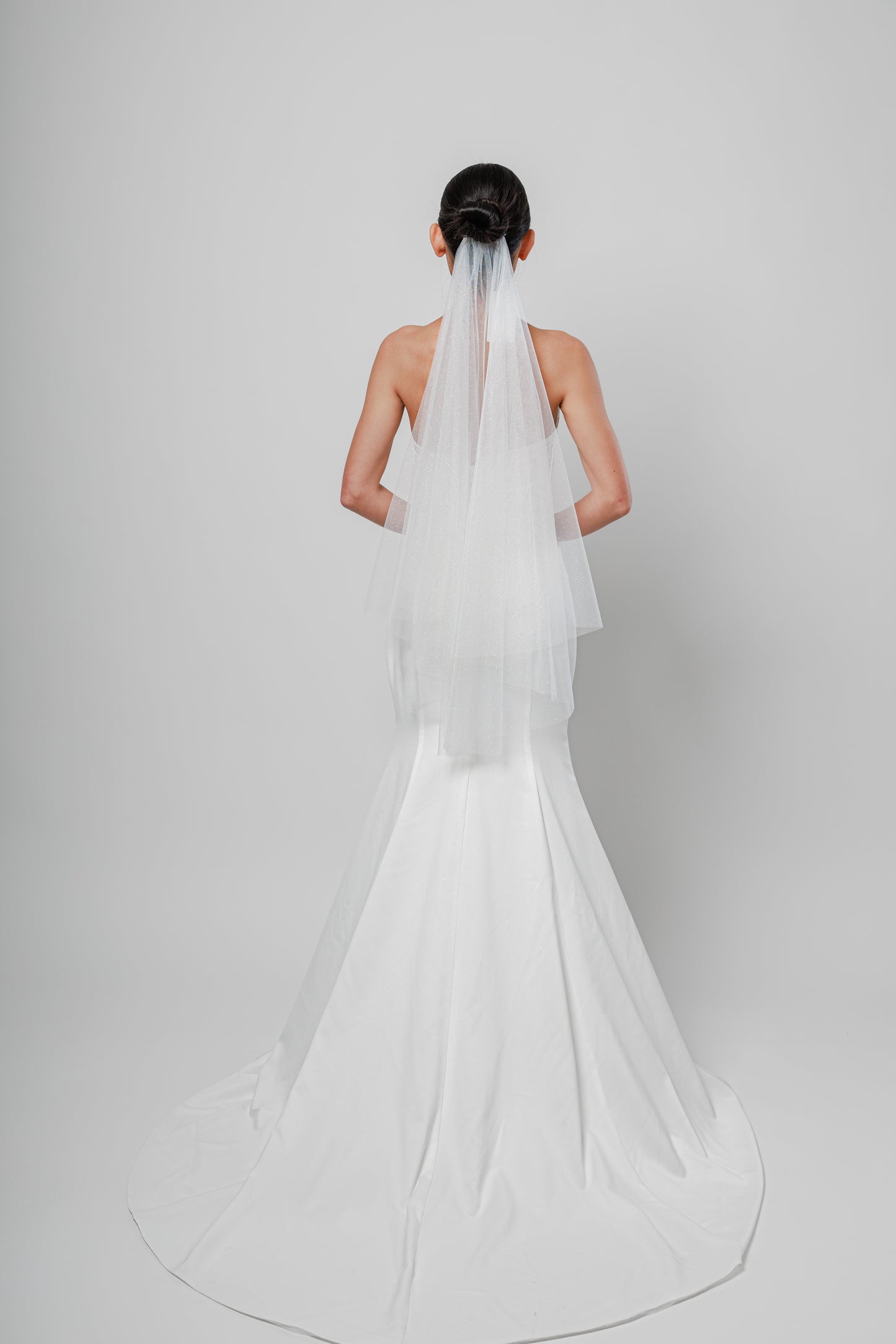 STELLA I Two-Tier Sparkly Veil (dust sparkles)