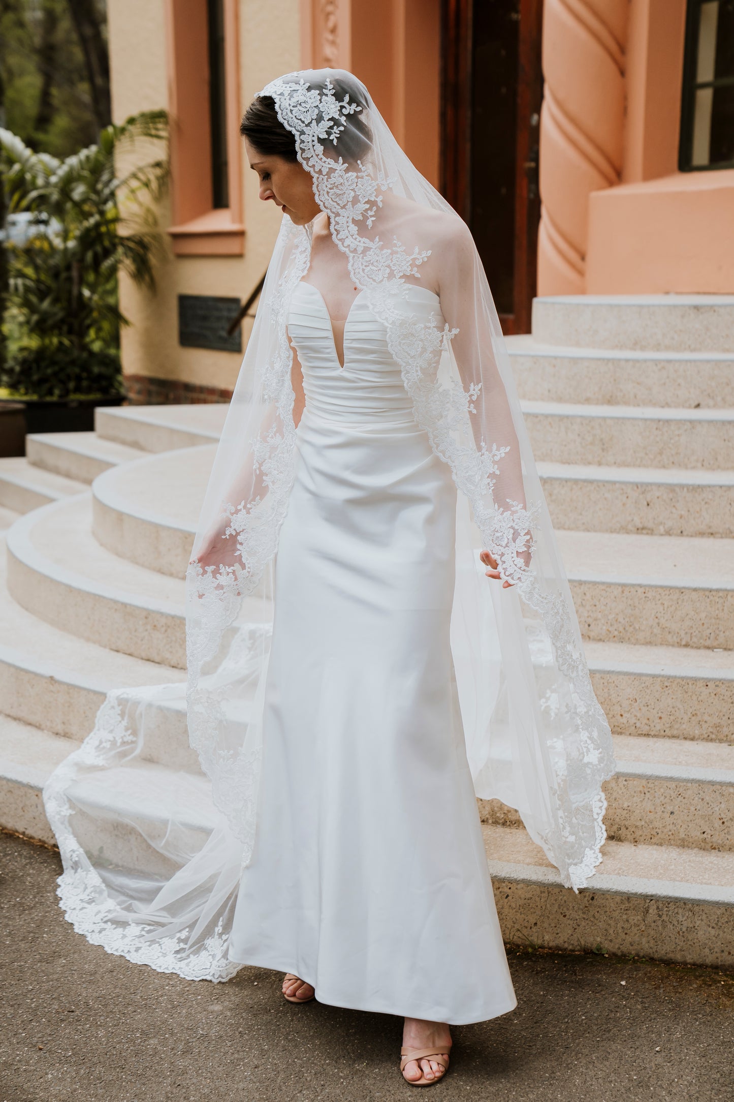 ISABELLA I Mantilla Veil