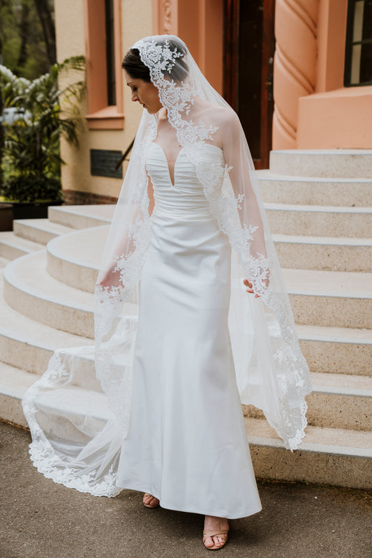 ISABELLA I Mantilla Veil