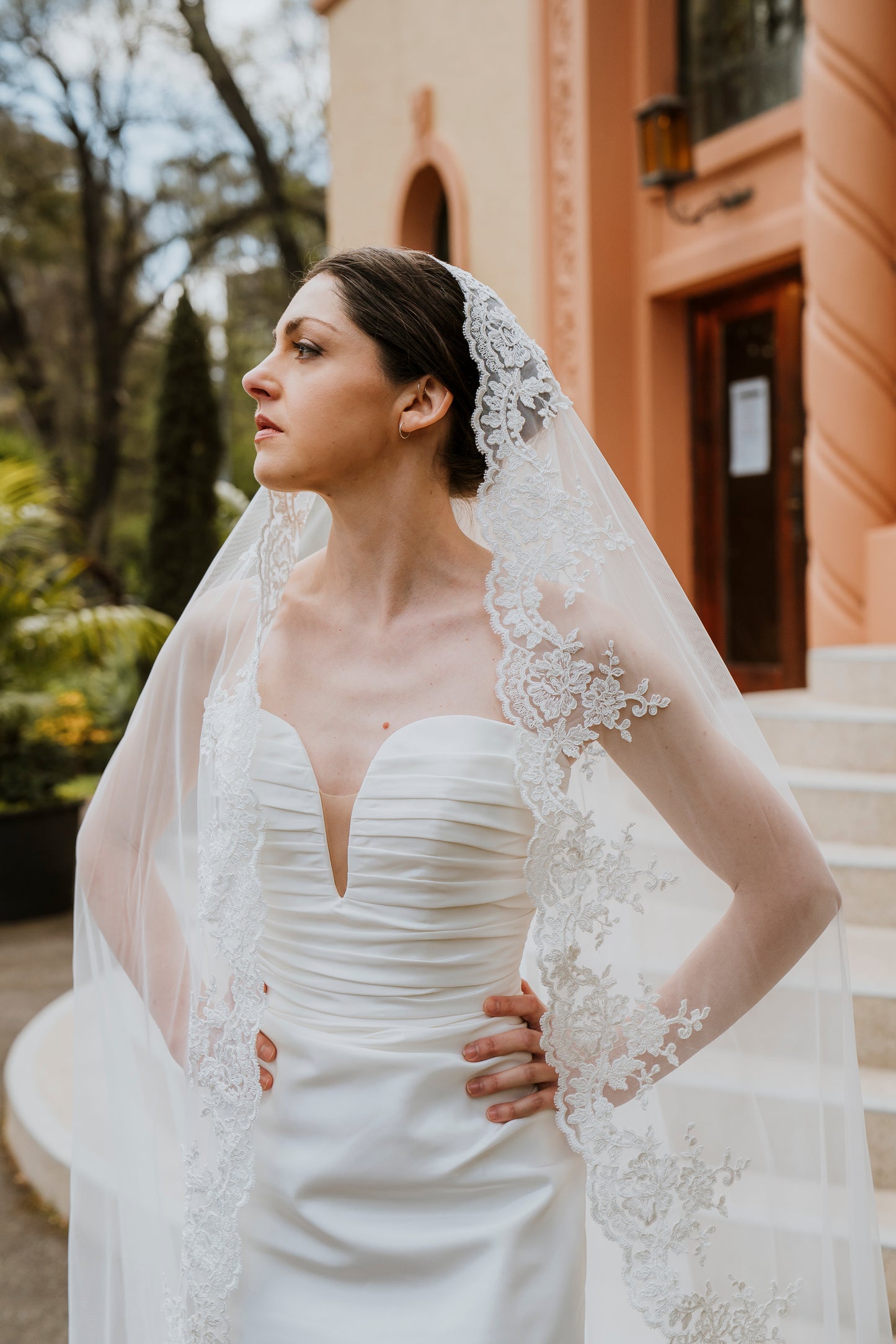 ISABELLA I Mantilla Veil