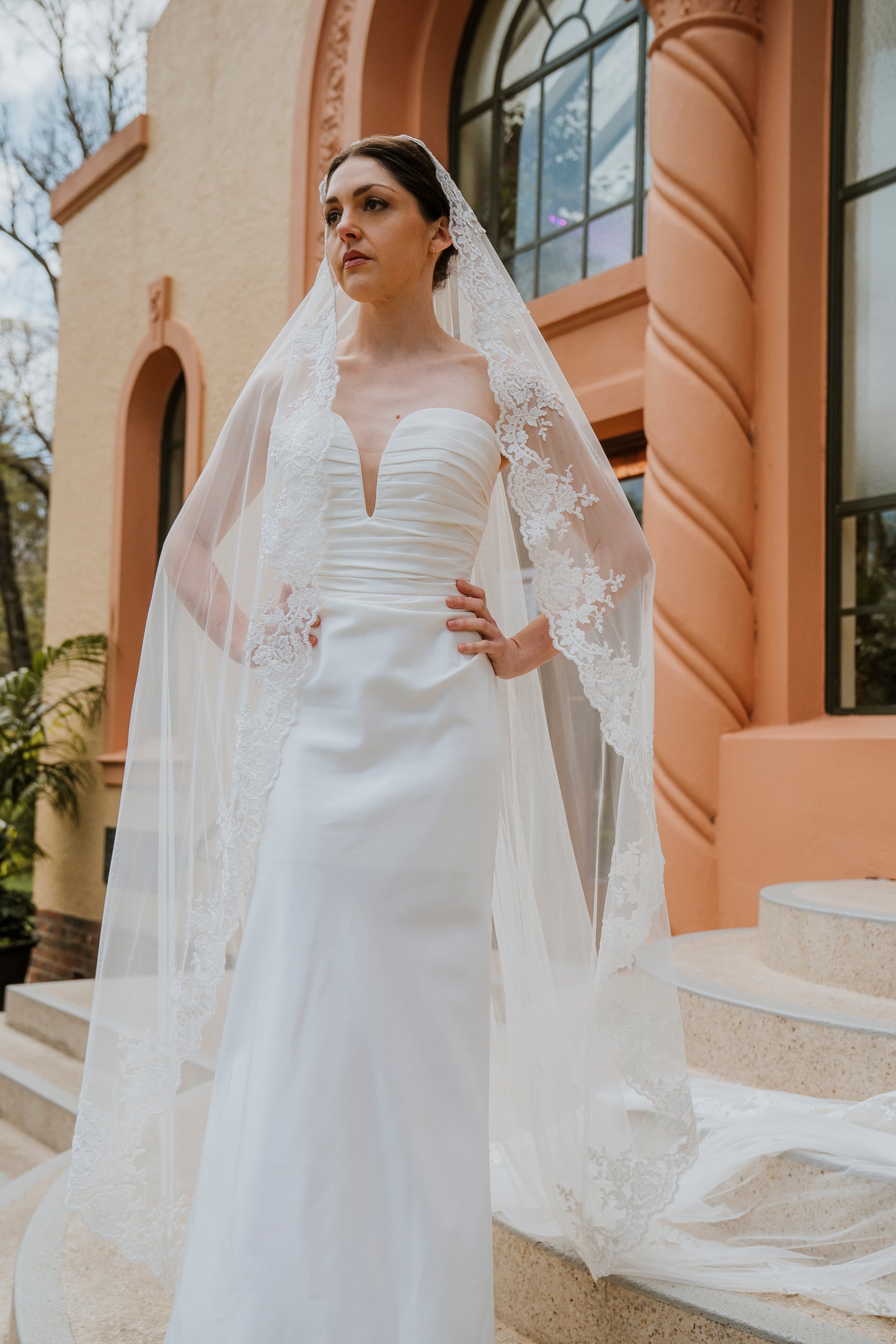 ISABELLA I Mantilla Veil