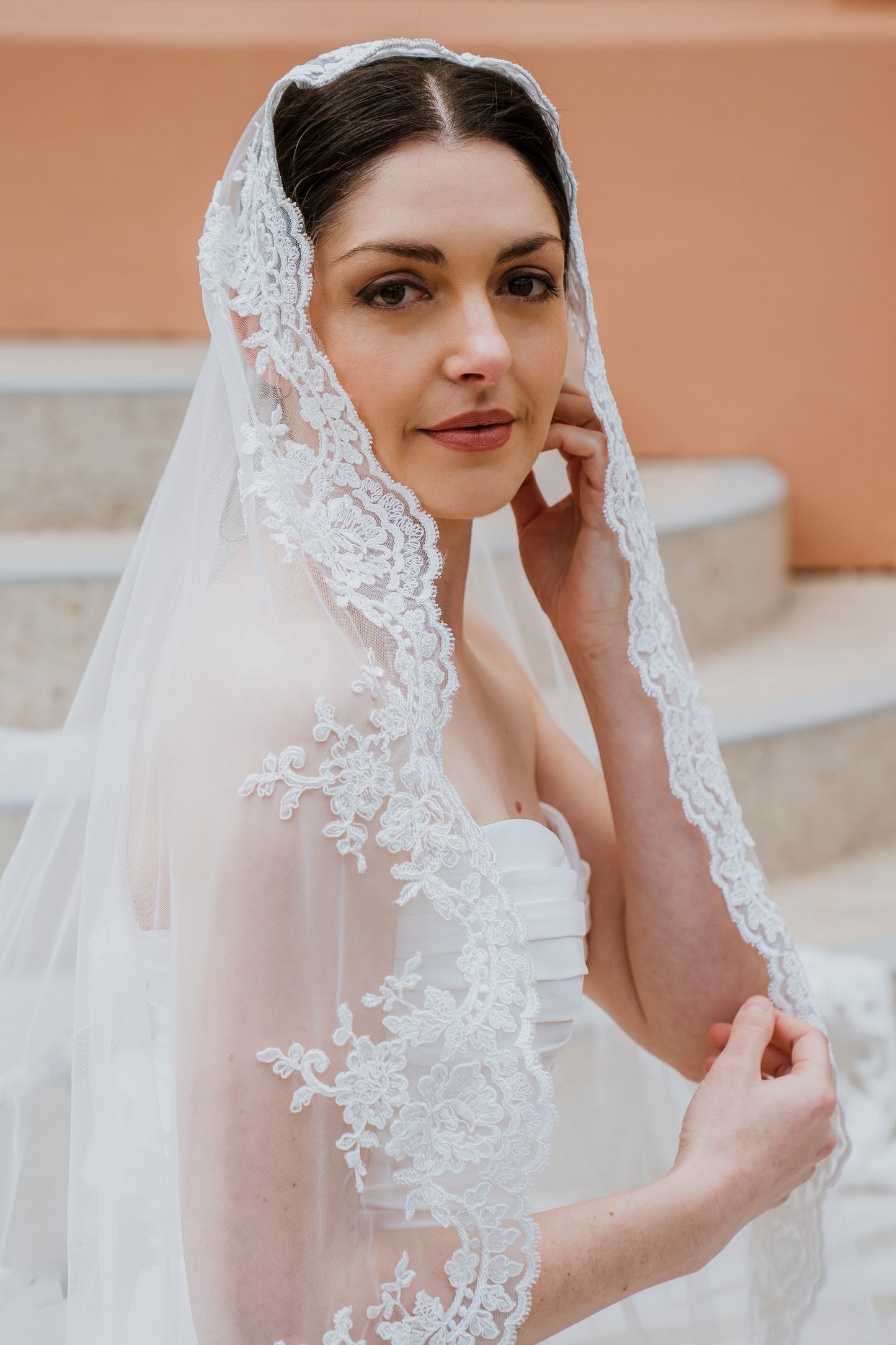 ISABELLA I Mantilla Veil