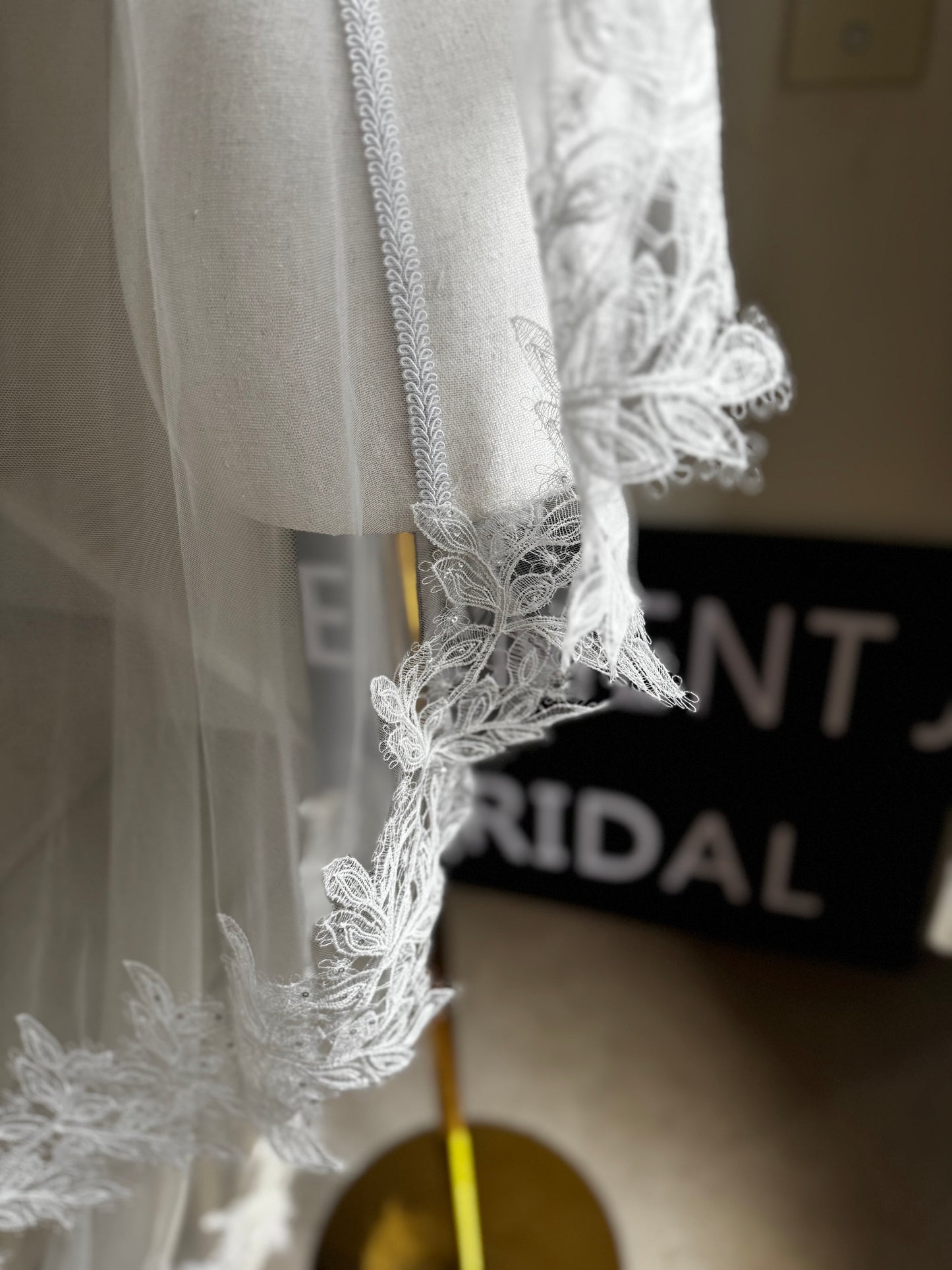 GENEVIEVE I Modern Mantilla Veil