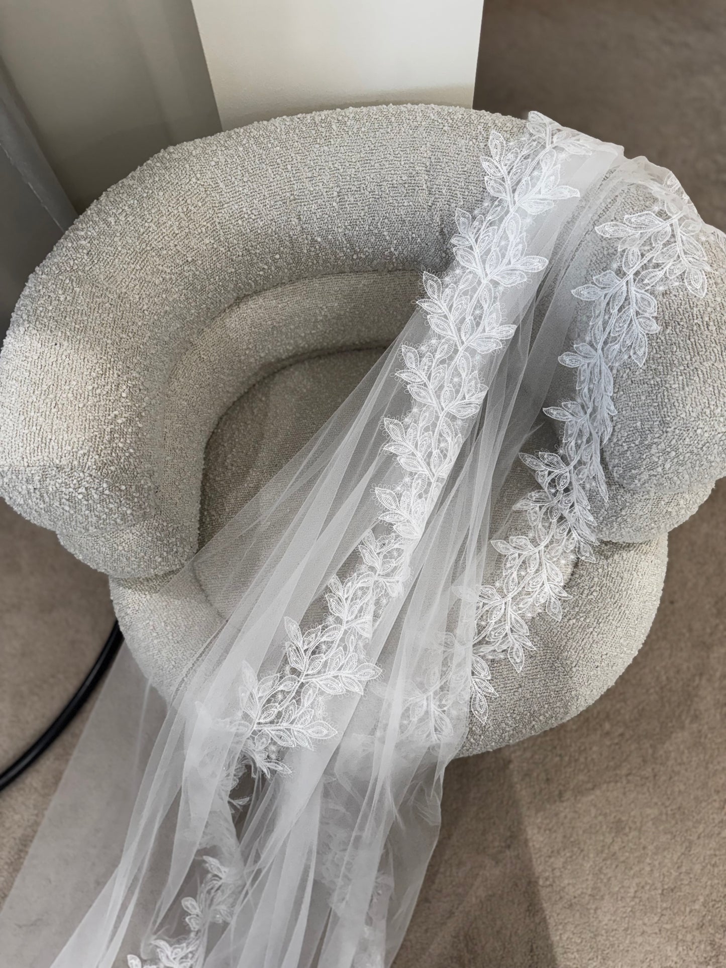 GENEVIEVE I Modern Mantilla Veil