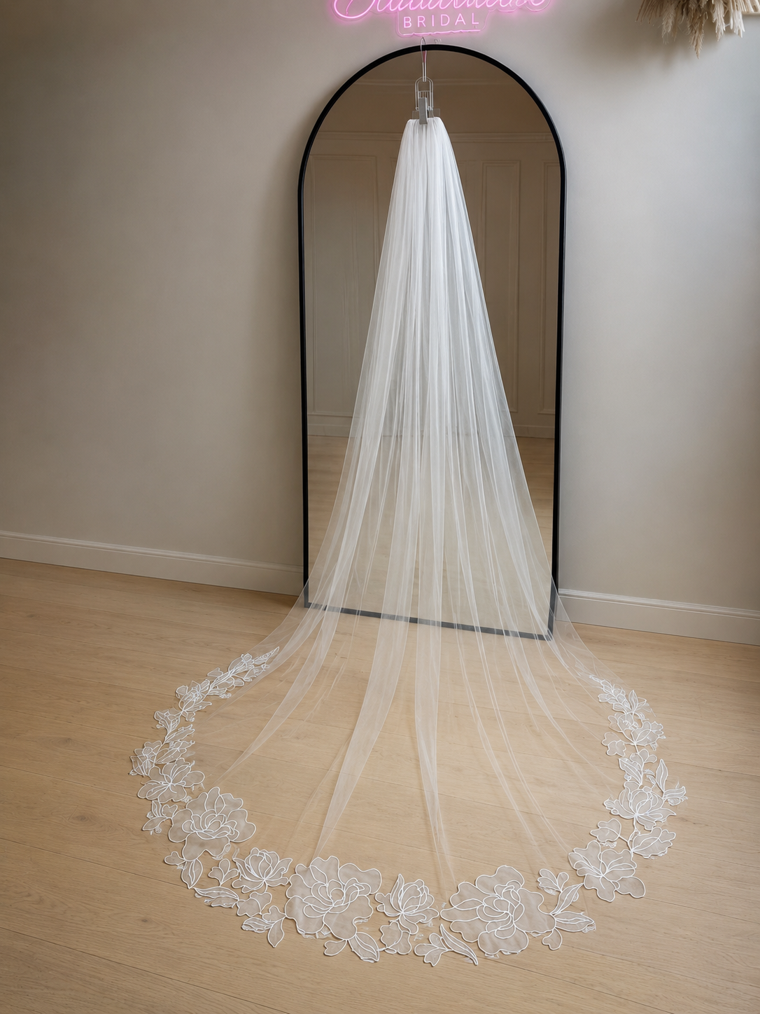 MAGNOLIA I Single Tier Large Organza Floral Veil