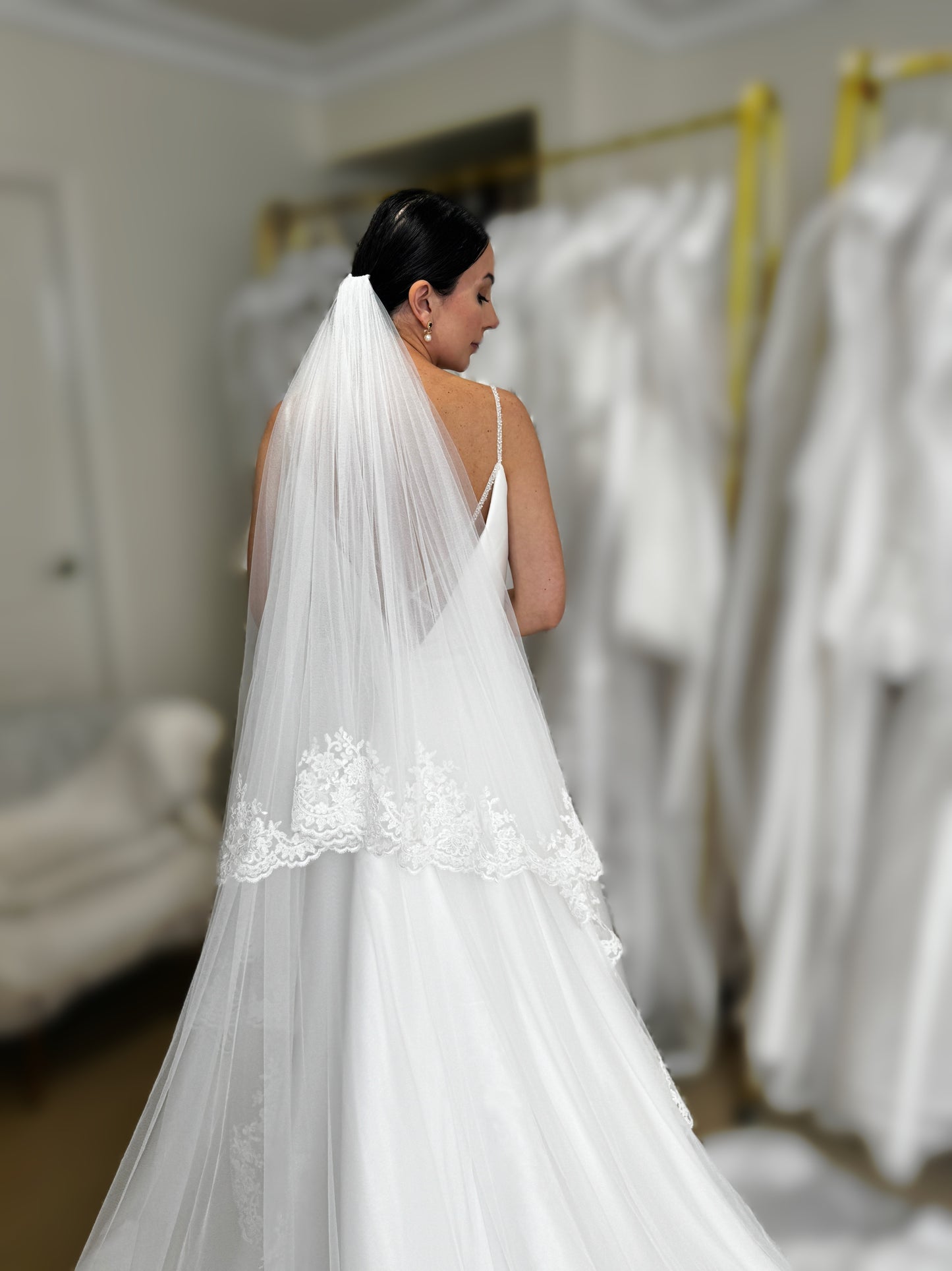 ISABELLA I Mantilla Veil