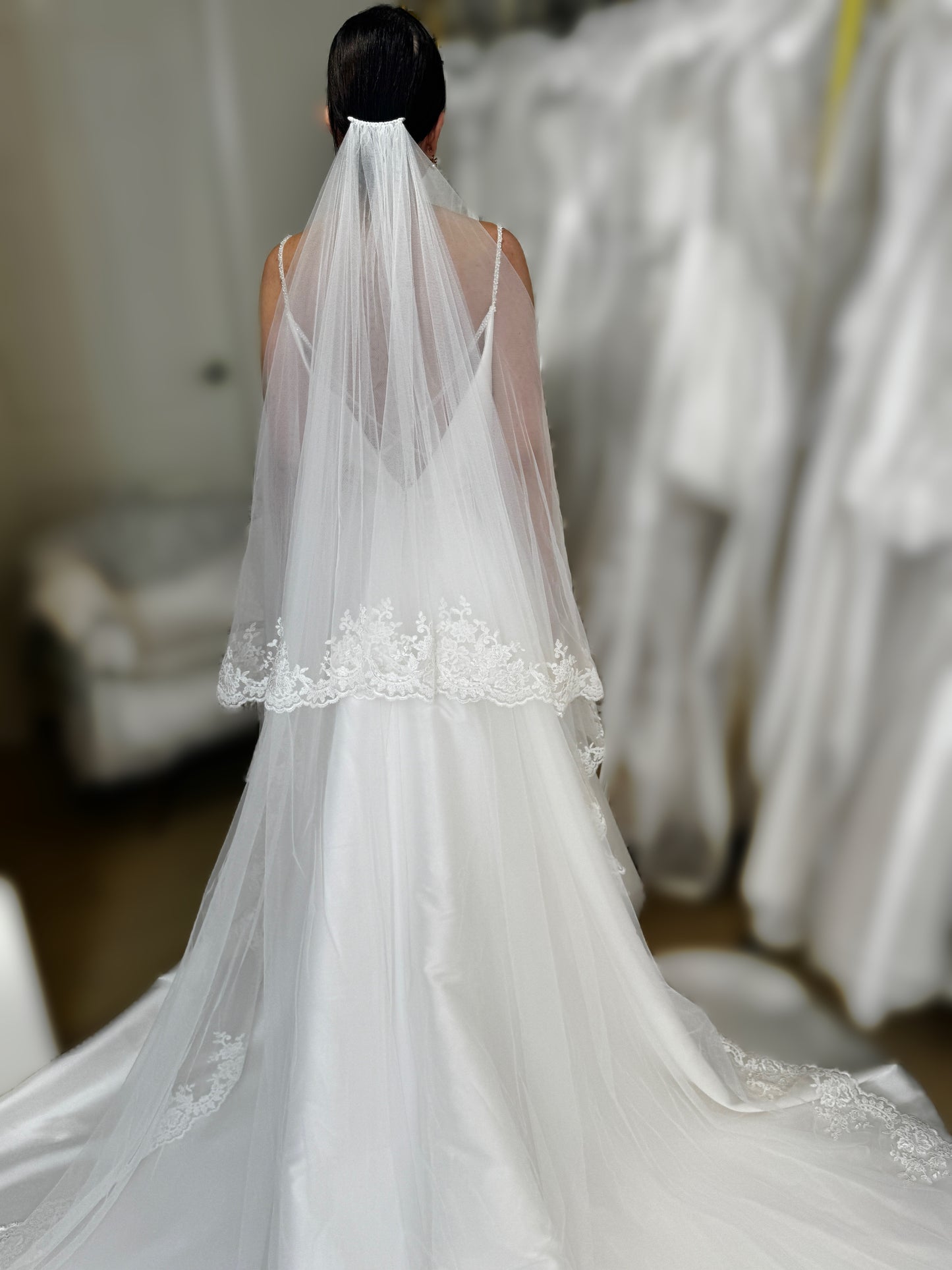 ISABELLA I Mantilla Veil