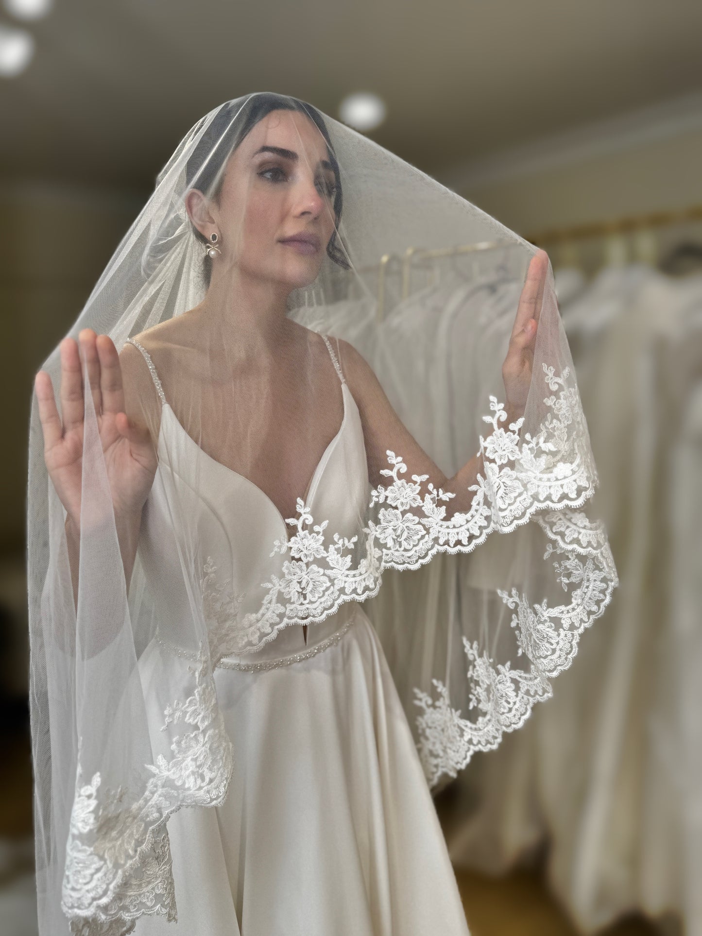 ISABELLA I Mantilla Veil